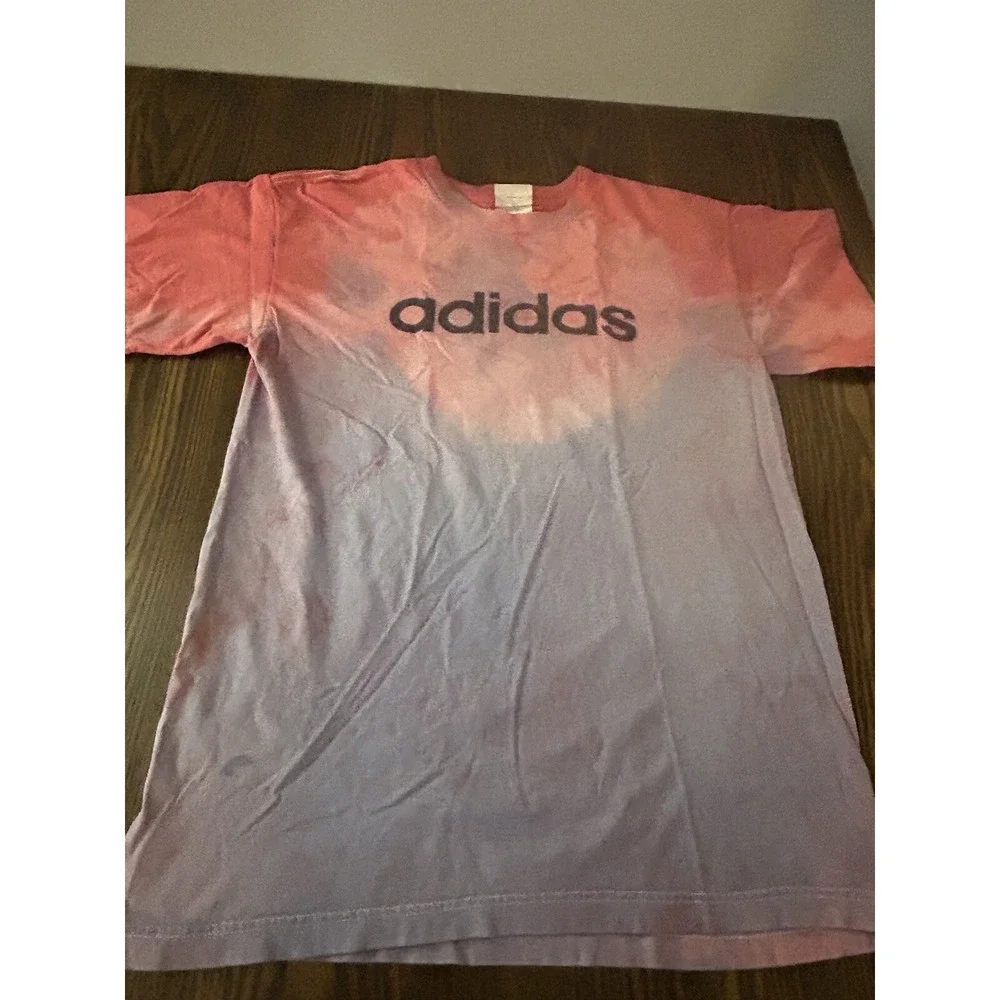 Adidas Shirt Mens S Tie Dye Spell Out Logo Soccer Graphic Tee Pink Red Ombre Y2K